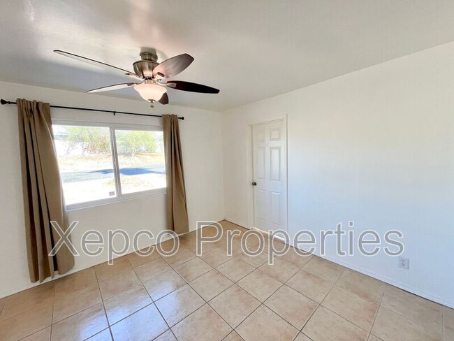 Building Photo - 10730 Cactus Dr