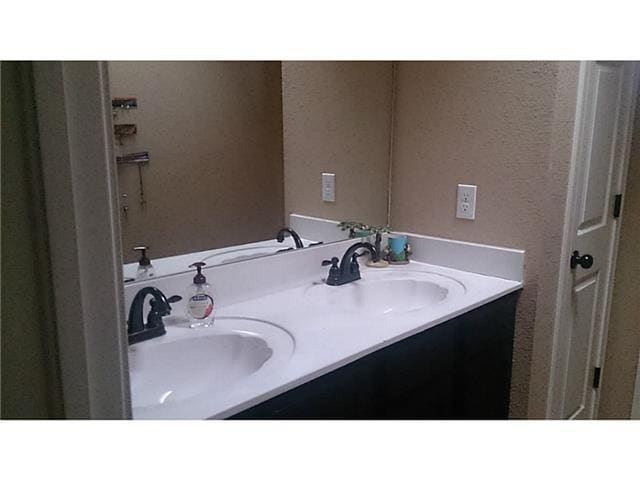 Building Photo - 12960 Cozy Cove Ave