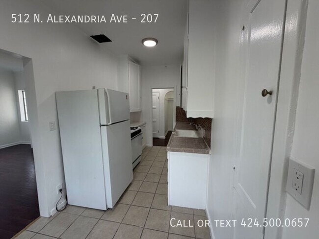 Building Photo - 512 Alexandria Ave