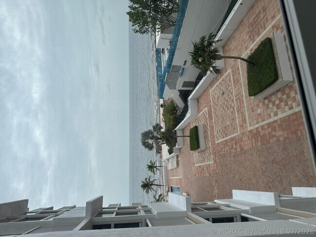Building Photo - 1370 S Ocean Blvd