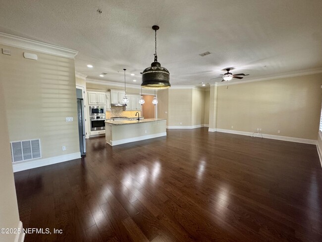 Building Photo - 1406 Sunset View Ln