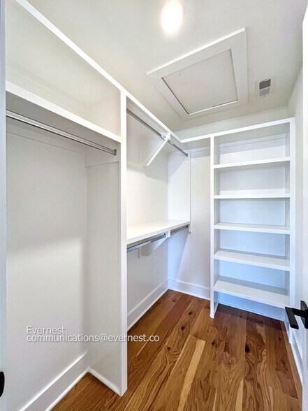 Building Photo - 1107 Walsh St