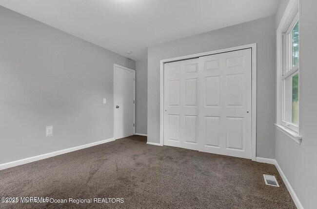 Building Photo - 821 Bay Ave