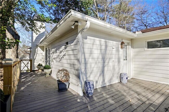 Building Photo - 105 Spruell Springs Rd