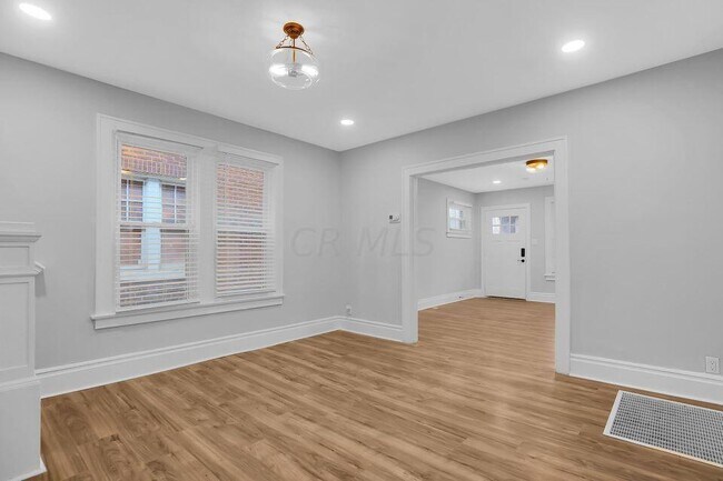 Building Photo - 549 Fairwood Ave