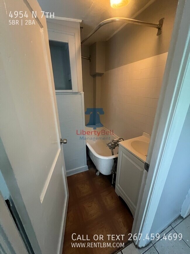 Building Photo - 4954 N 7th-