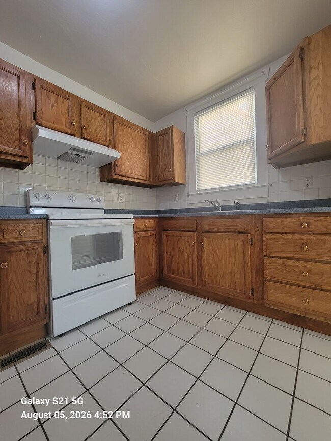 Building Photo - 219 Beechwood Ave