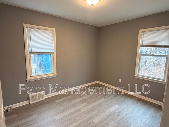 Building Photo - 6262 Penrod St