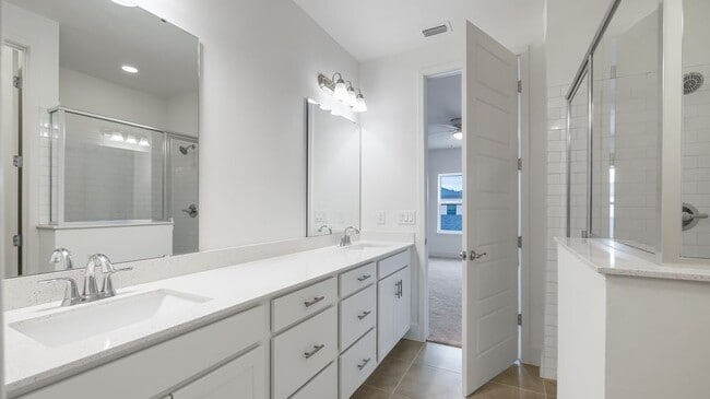 Building Photo - AMAZING Brand New Construction