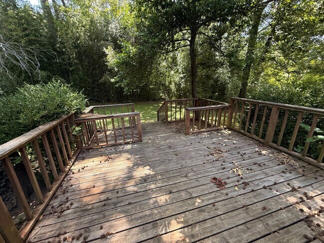 Building Photo - 36 Beechwood Dr
