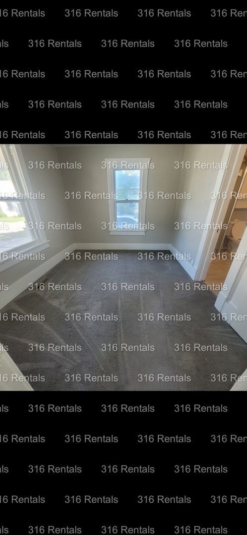 Building Photo - $1175 - 3 bed 1 bath - Single Family Home