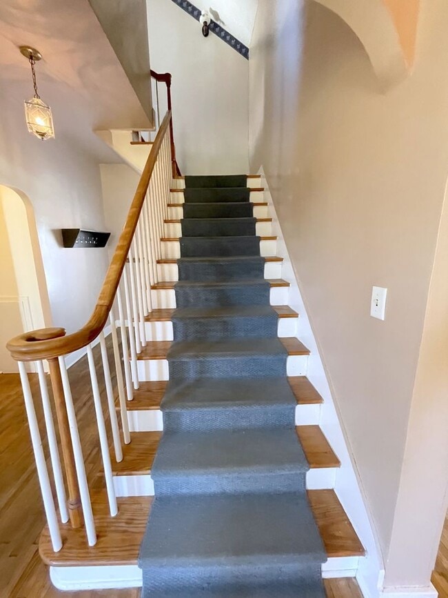 Building Photo - Beautiful Country Living with this 3 Bedroom, 2 Bathroom Farm House in Concord School District