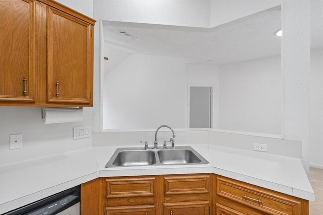 Building Photo - 1708 Woodwind Ln
