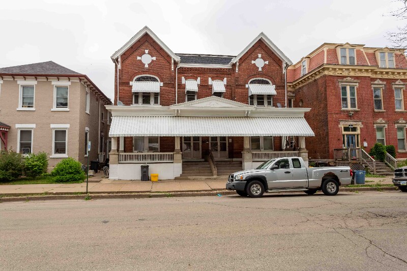 Building Photo - 1660 Iowa St