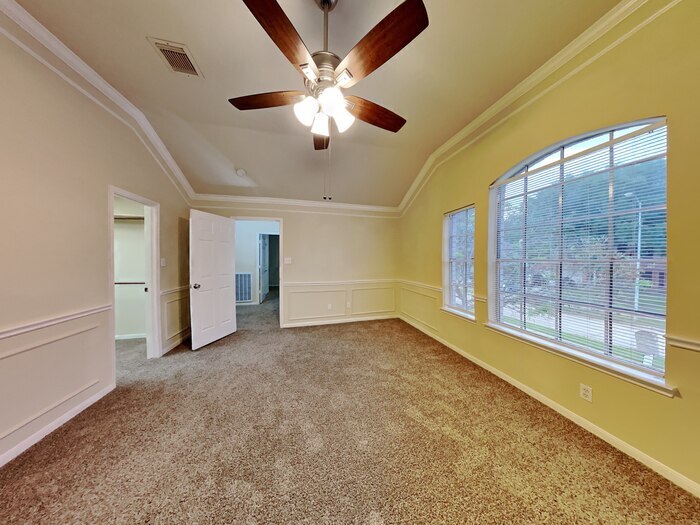Building Photo - 25622 Oakridge Forest Ln