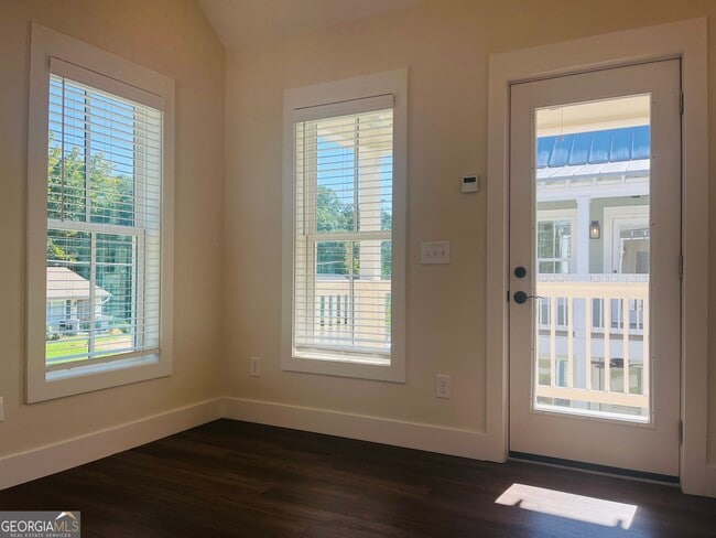 Building Photo - 103 Gardenia Ln