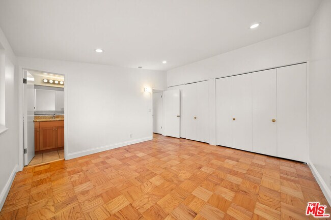 Building Photo - 27041 Whitestone Rd