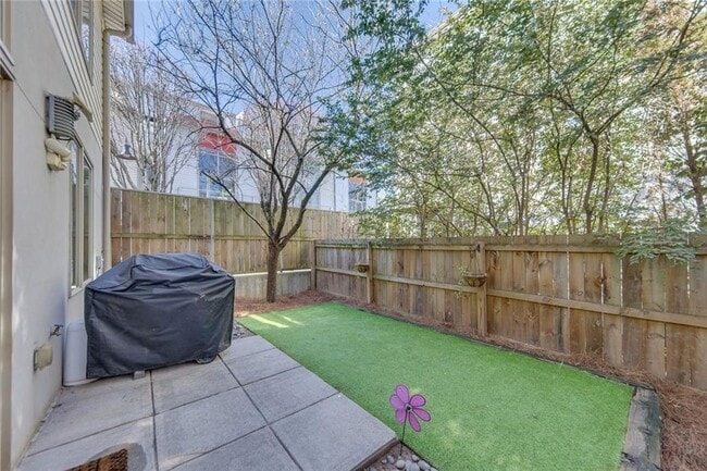 Building Photo - 1213 Van Allen Mews NW