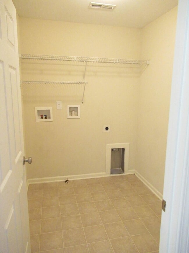 Building Photo - 1666 Ruger Dr