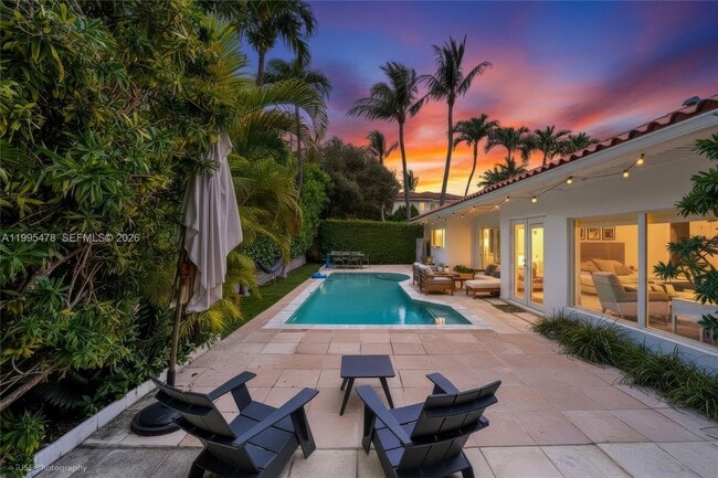 Building Photo - 560 Hampton Ln