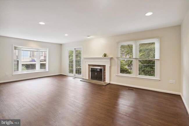 Building Photo - 7561 Heatherton Ln