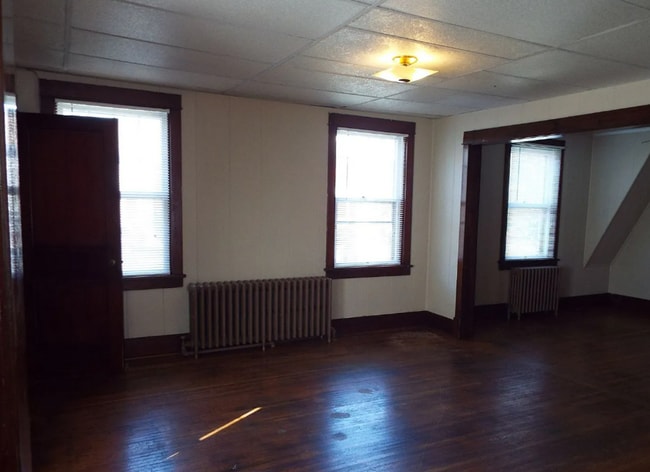 Building Photo - 164 W High St