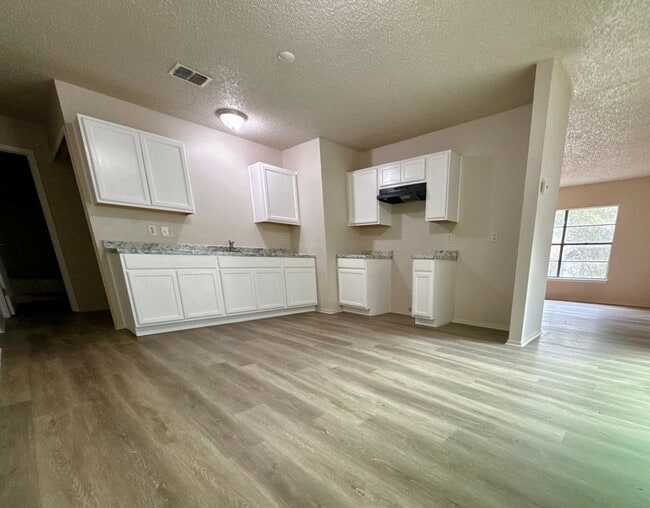 Building Photo - 4315 Lehman Dr