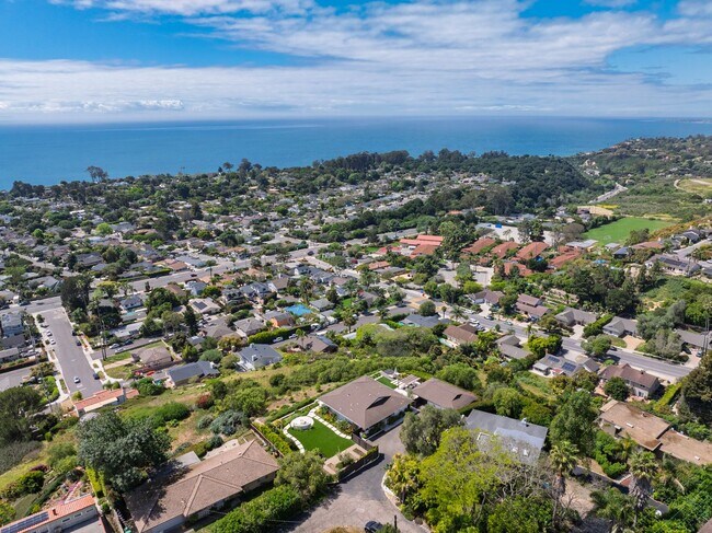 Building Photo - Stunning Santa Barbara Oasis!