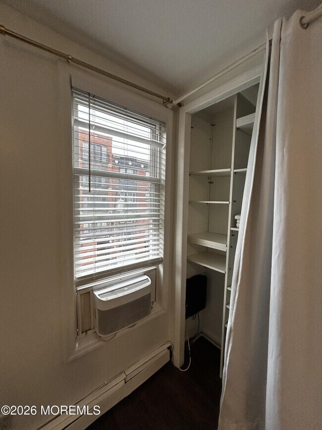 Building Photo - 63 Madison St