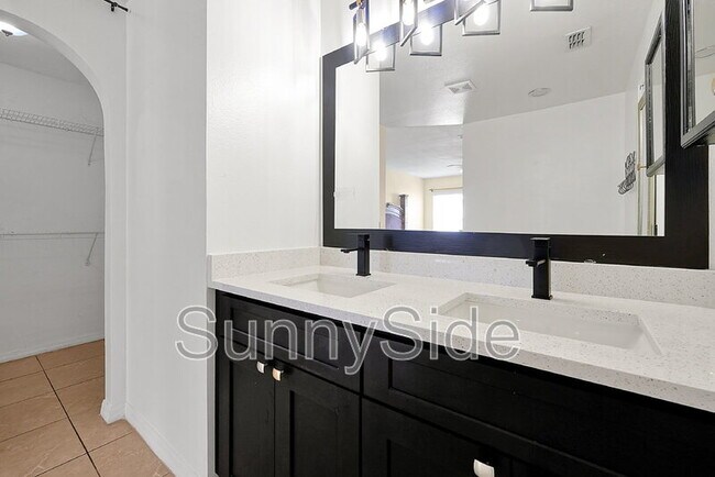 Building Photo - 2431 Marcasite Loop