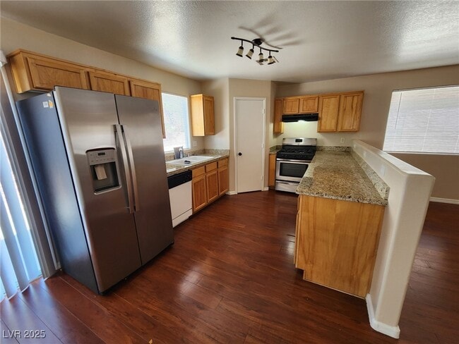 Building Photo - 5012 River Splash Ave