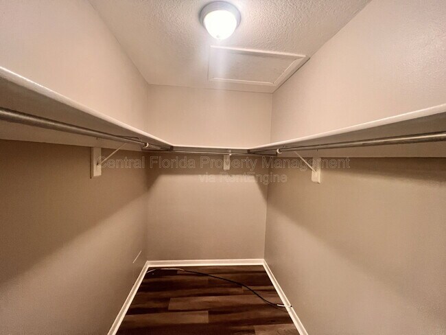 Building Photo - 17 Escondido Cir