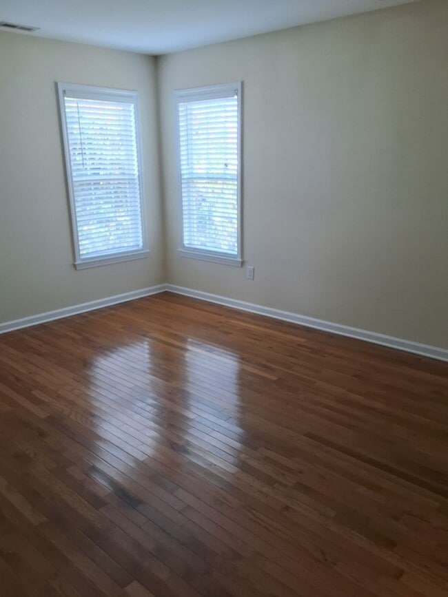 Building Photo - 509 Pine St