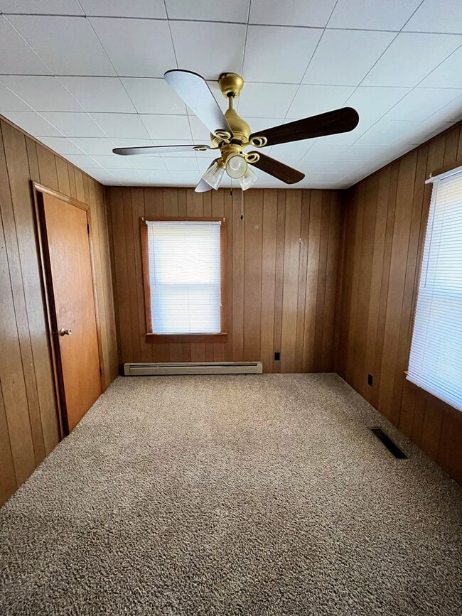 Building Photo - NICE CLEAN COUNTRY HOME, 3 BDRM 1.5 BA