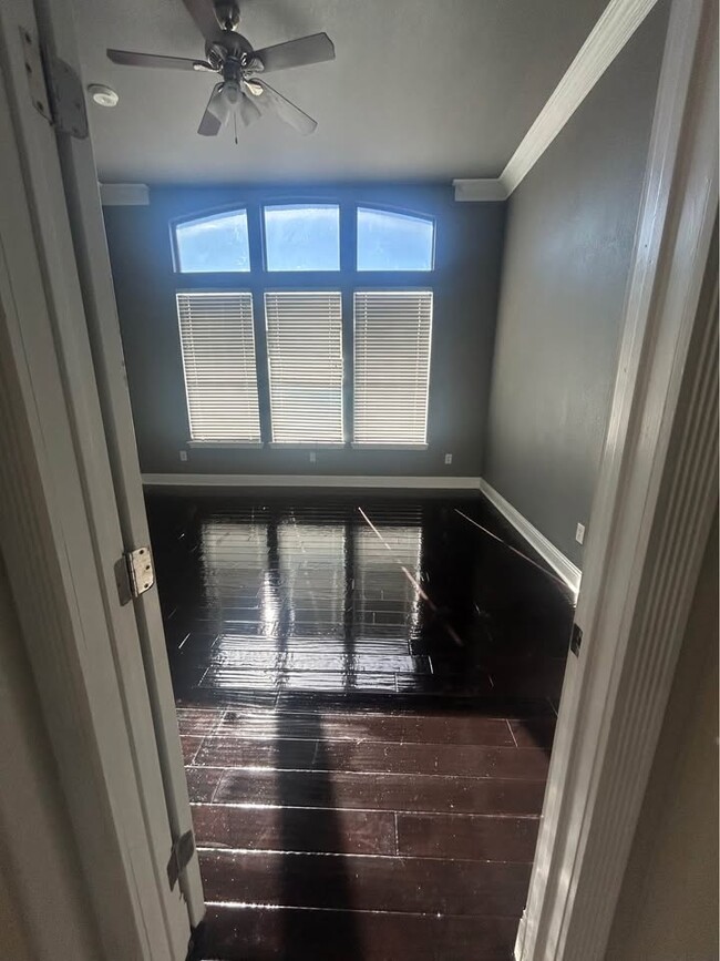 Building Photo - 412 Cypress Hill Dr