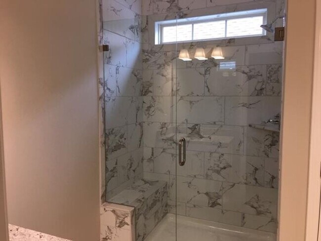 Building Photo - Stunning Maytown One level cottage home with 3 bed/2 bath 2 car rear garage attached.