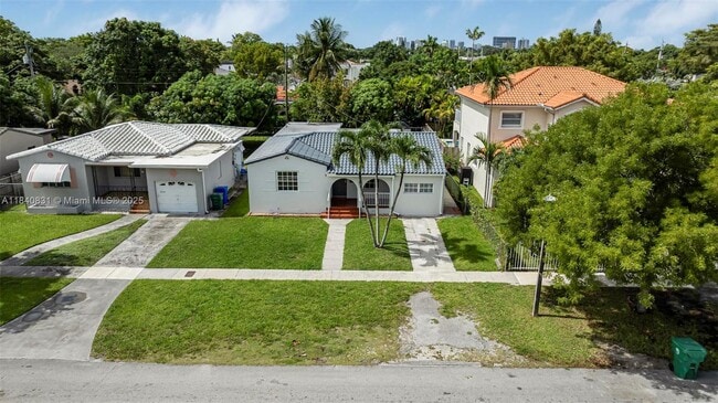 Building Photo - 2360 SW 11th Terrace