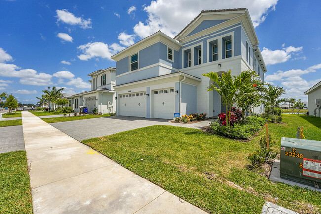 Building Photo - 14058 Spruce Pne Dr