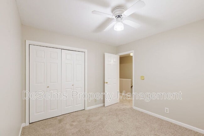 Building Photo - 5120 English Village Dr