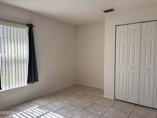 Building Photo - 117 Hillock Ave NW