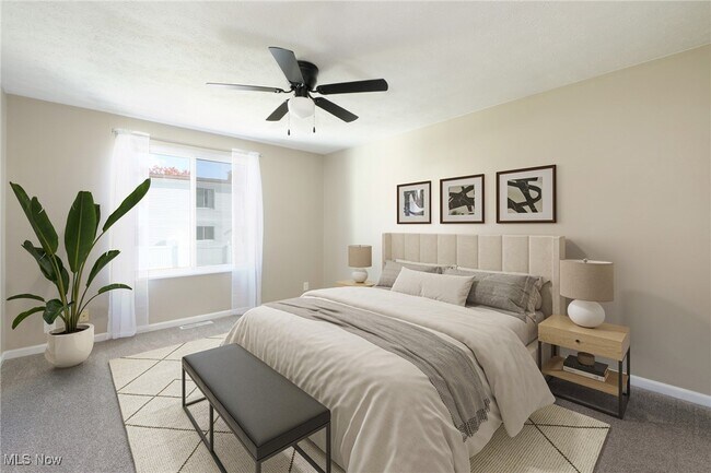 Building Photo - 267 Deepwood Dr