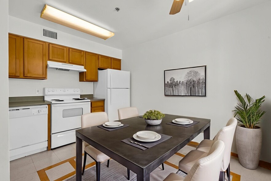 Building Photo - Homeward Bound