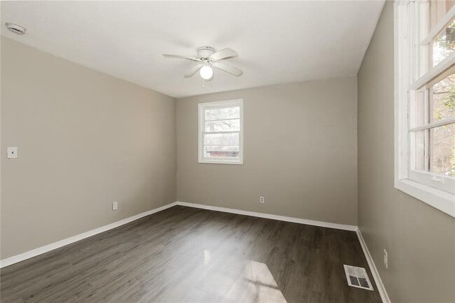 Building Photo - 3520 Ruby H Harper Blvd SE