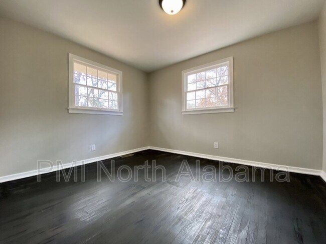 Building Photo - 69 E Lakeside Dr