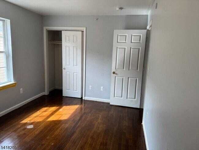 Building Photo - 39 Hedden Terrace