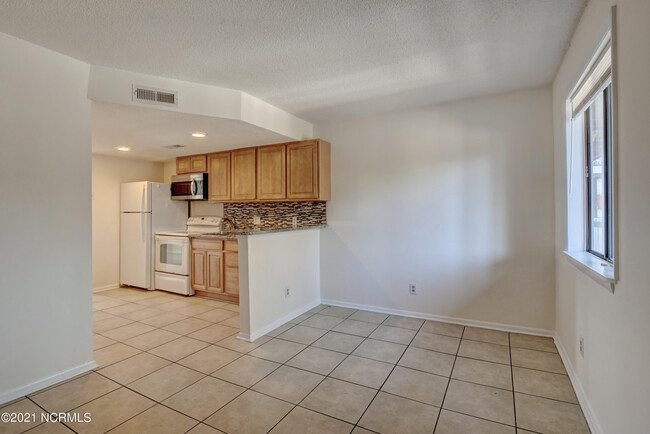 Building Photo - 4750 Seahawk Ct