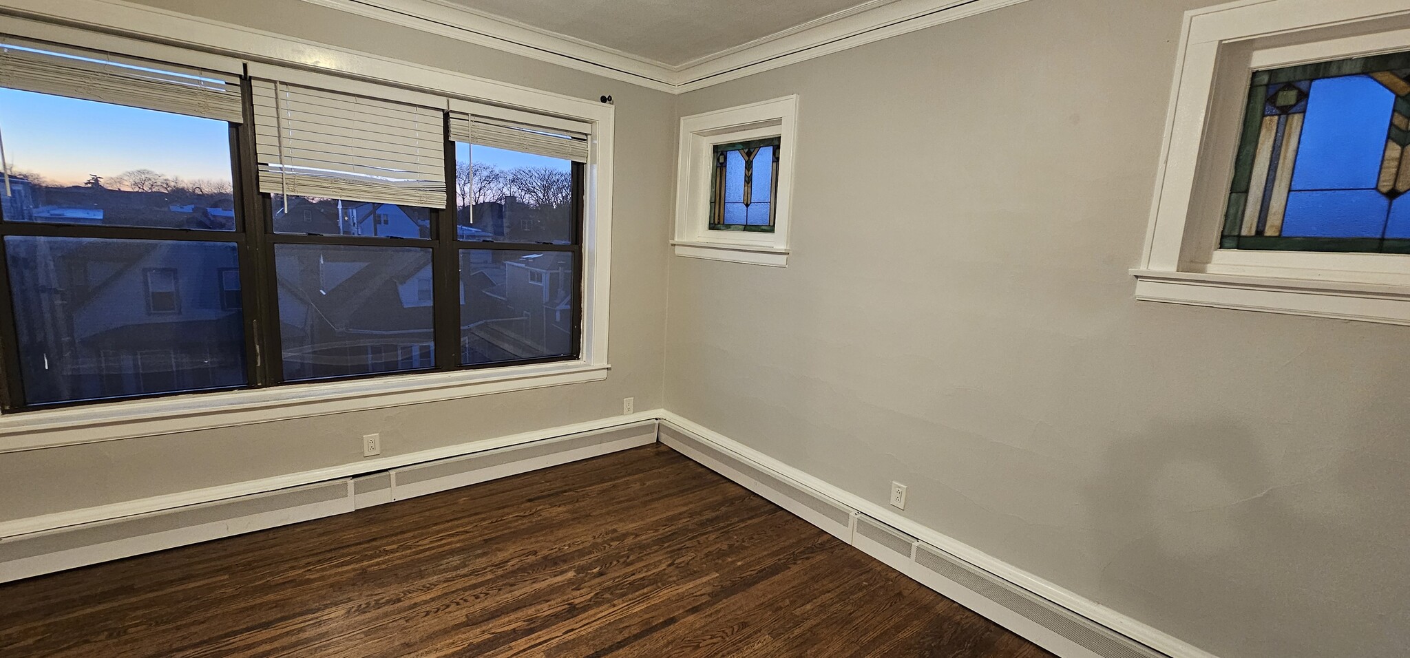 Building Photo - 3827 N Drake Ave