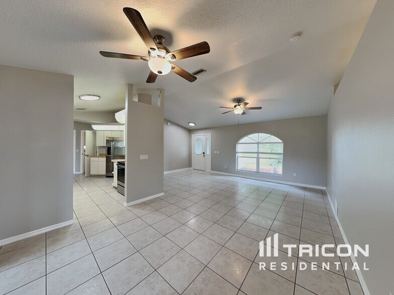 Building Photo - 99 Sandhurst Dr