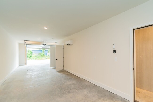 Building Photo - BRAND NEW 2BR North Shore