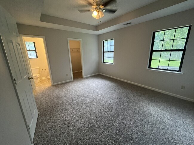 Building Photo - House for Rent